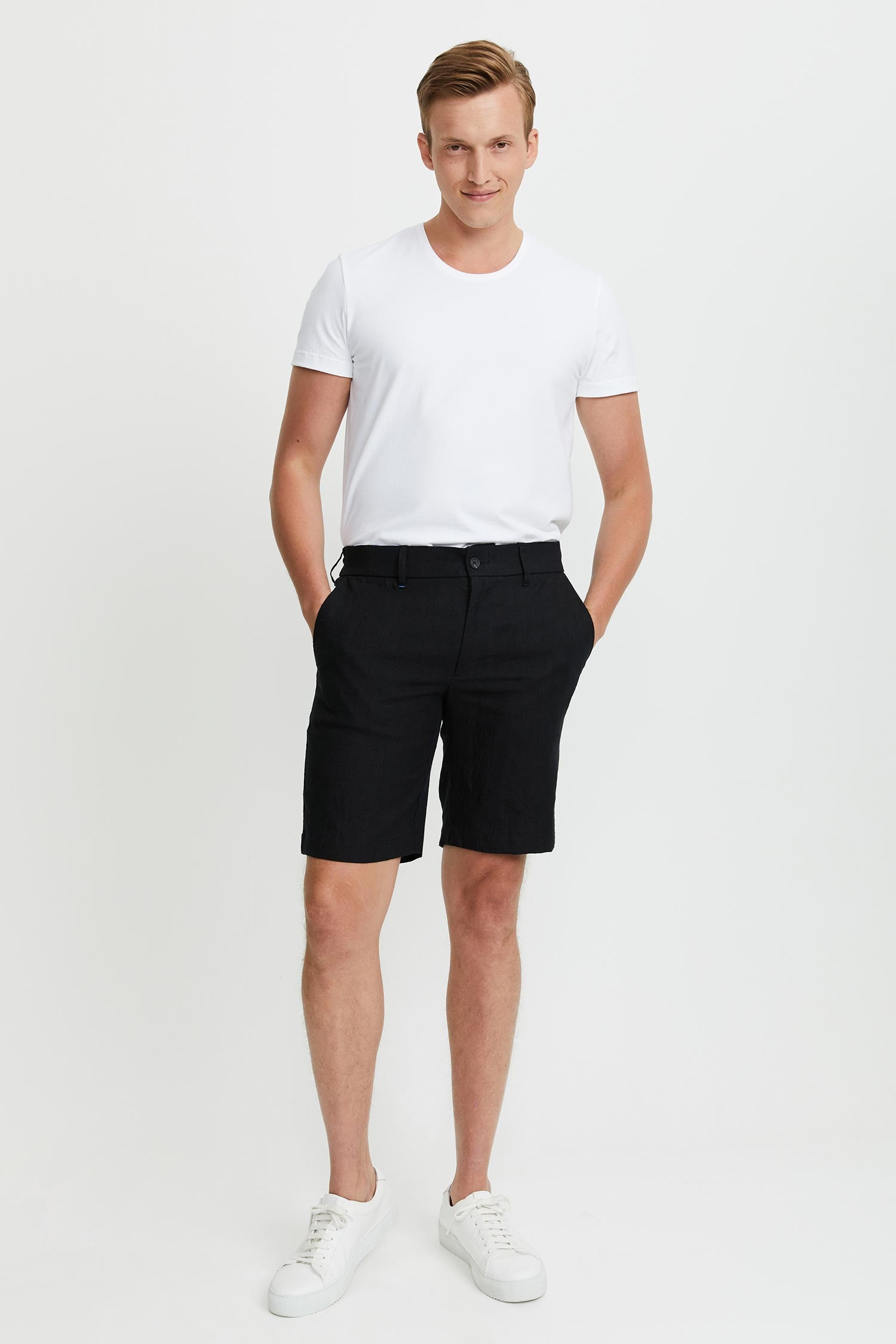 Frenn Teppo premium quality sustainable linen shorts black